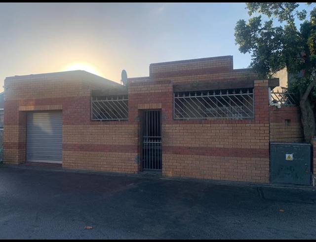 3 BEDROOM HOUSE FOR SALE IN EASTRIDGE